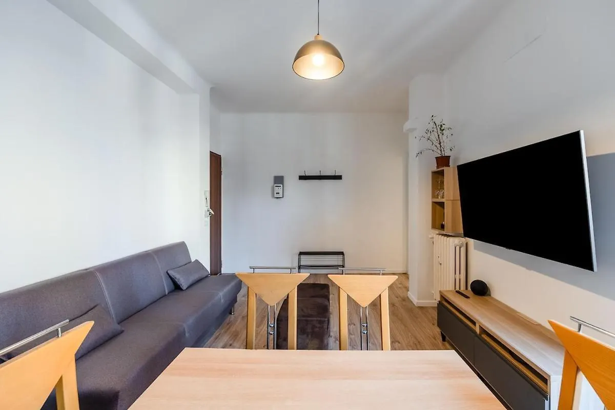 Spacious And Bright Apartment In Porta Vittoria Μιλάνο